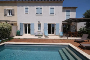nice house with private pool - 6 persons in the center of the village of mérindol in the luberon in provence